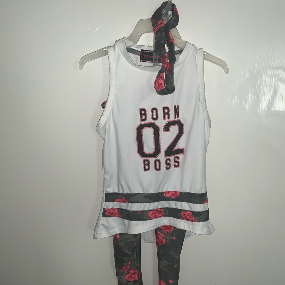 3-piece “Born 02 Boss” kids outfit.size 4